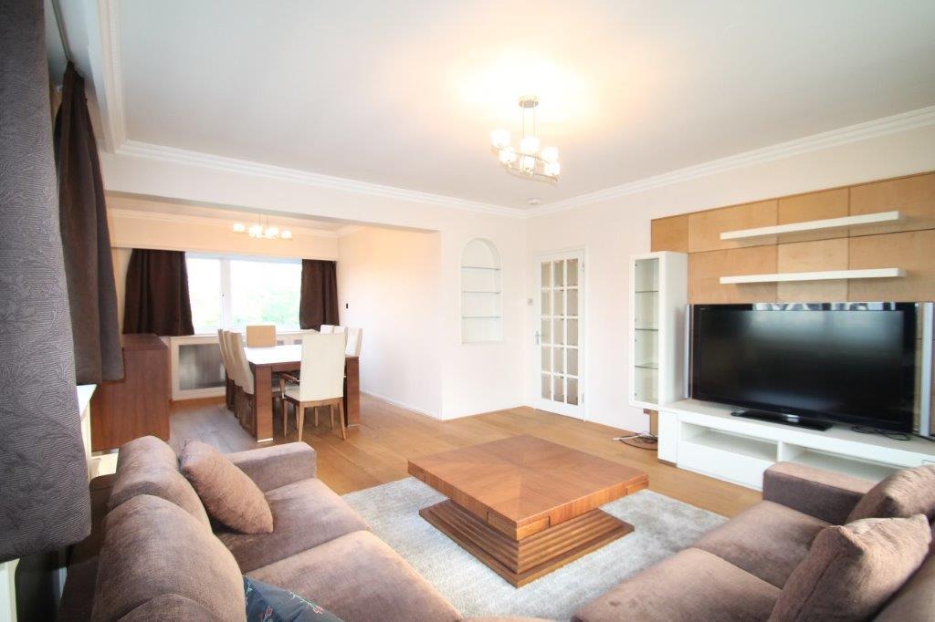 95 Avenue Road, NW8